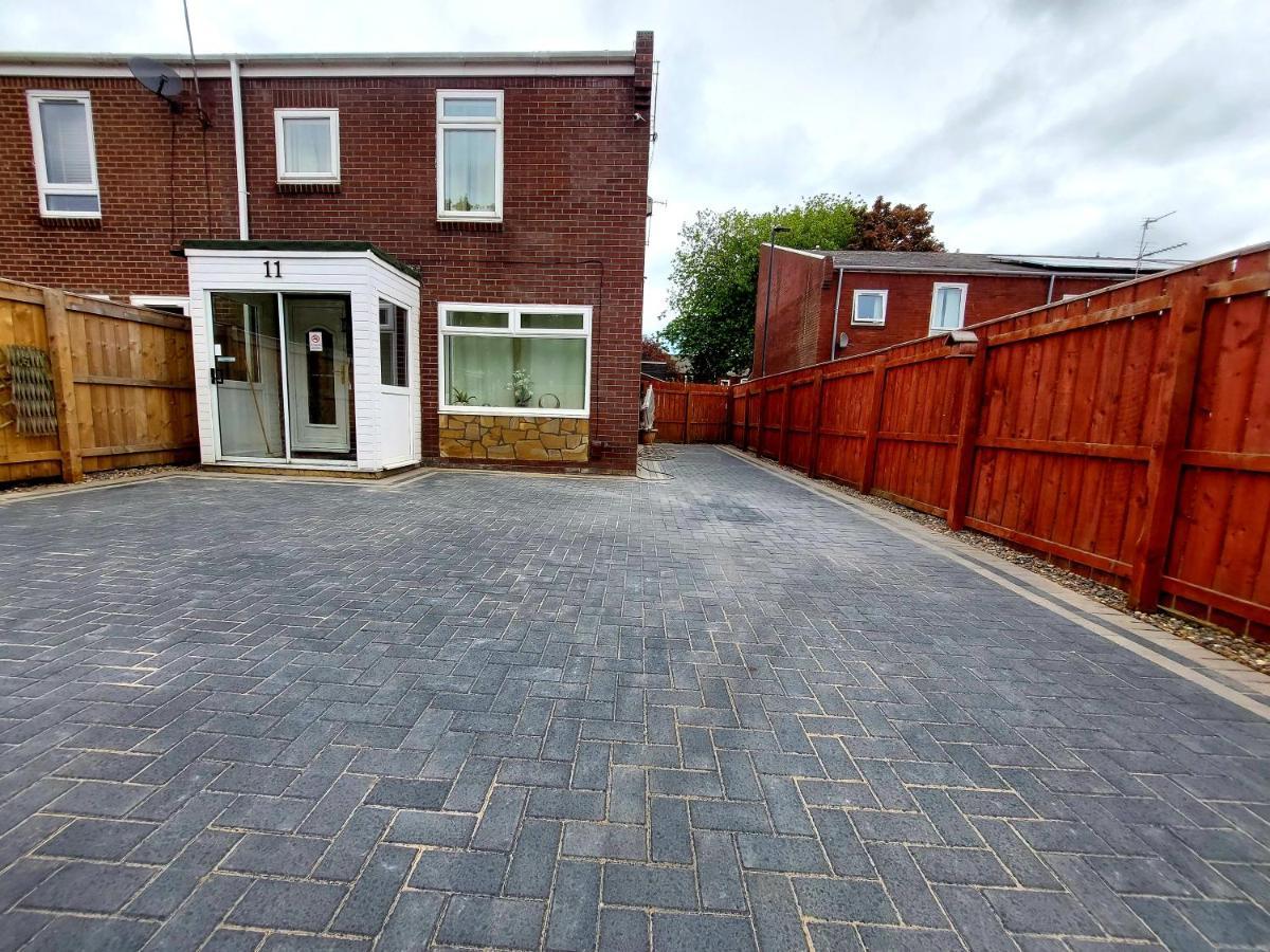 Milton House - Entire 3Bed House Free Wifi & 4 Free Parking Spaces Serviced Accommodation Newcastle Uk Newcastle upon Tyne Exterior foto