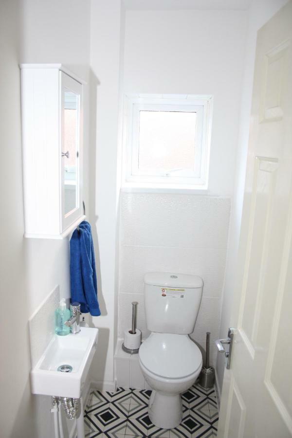 Milton House - Entire 3Bed House Free Wifi & 4 Free Parking Spaces Serviced Accommodation Newcastle Uk Newcastle upon Tyne Exterior foto
